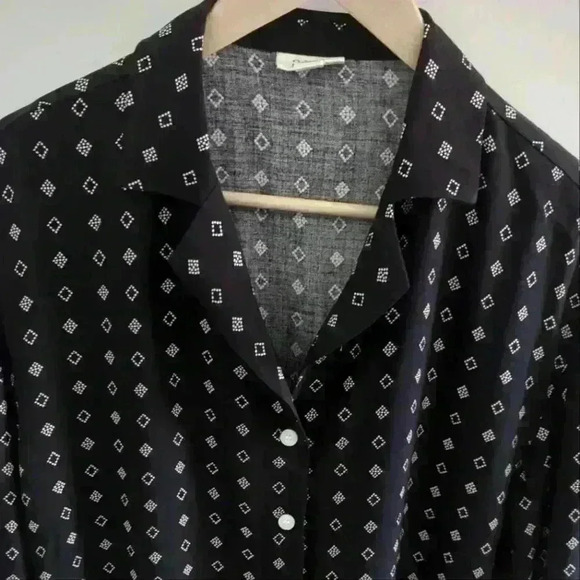 🌴2/$25🌴A.N.A | Women's Black/White Diamond Collard Button Up Long Sleeved Top - Picture 3 of 5